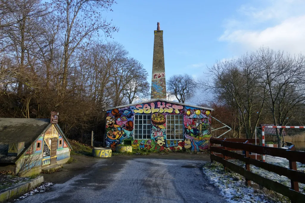 Historie obrazem: Svobodné město Christiania vzniklo před 50 lety v bývalých kasárnách hlavního města Kodaň v Dánsku