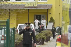 Policisté obvinili mladíka z vraždy pedagoga v Praze. Hrozí mu až dvacet let vězení