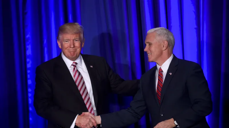 Trump s viceprezidentem Mikem Pencem
