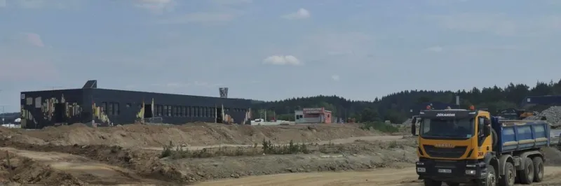 Řidičům na D5 u Rozvadova se uzavřela většina odpočívky