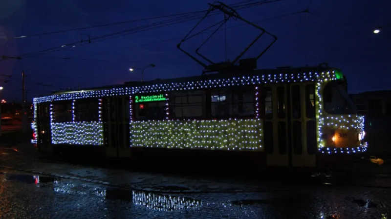 Mostecká vánoční tramvaj