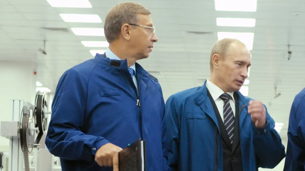 Dva Vladimirové: Jevtušenkov a Putin
