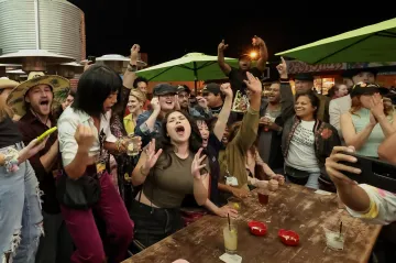 Po scenáristech dosáhli dohody i stávkující herci, Hollywood se po půlroce může vrátit k práci