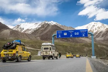 „Rozeber to a zase slož.“ Zážitky z poslední cesty trabanty líčí a na Kavčí hory zve Dan Přibáň 