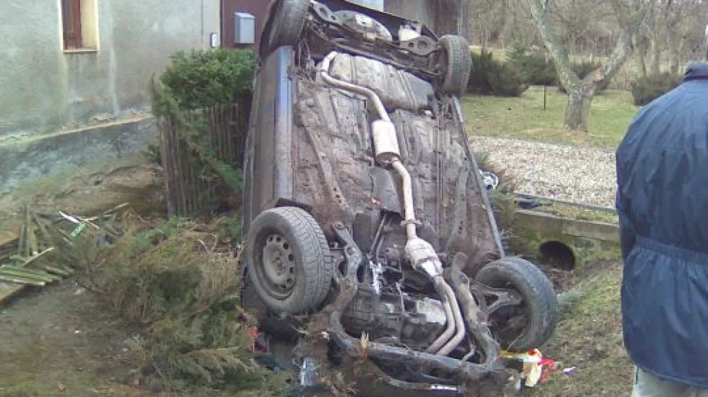 Havarované osobní auto