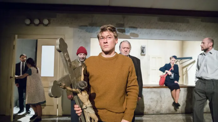 Jacob Erftemeijer jako Vojta v divadelní hře Lámání chleba