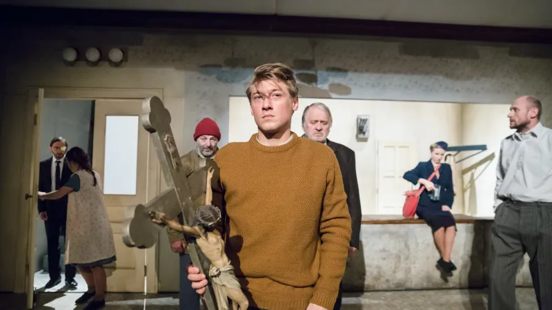 Jacob Erftemeijer jako Vojta v divadelní hře Lámání chleba