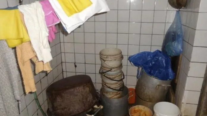 V jídelně Pod Branou v Prachaticích našla inspekce závažné hygienické nedostatky