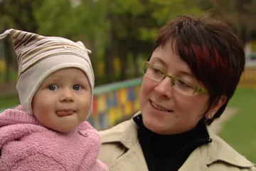 Může si matka na mateřské přivydělávat?