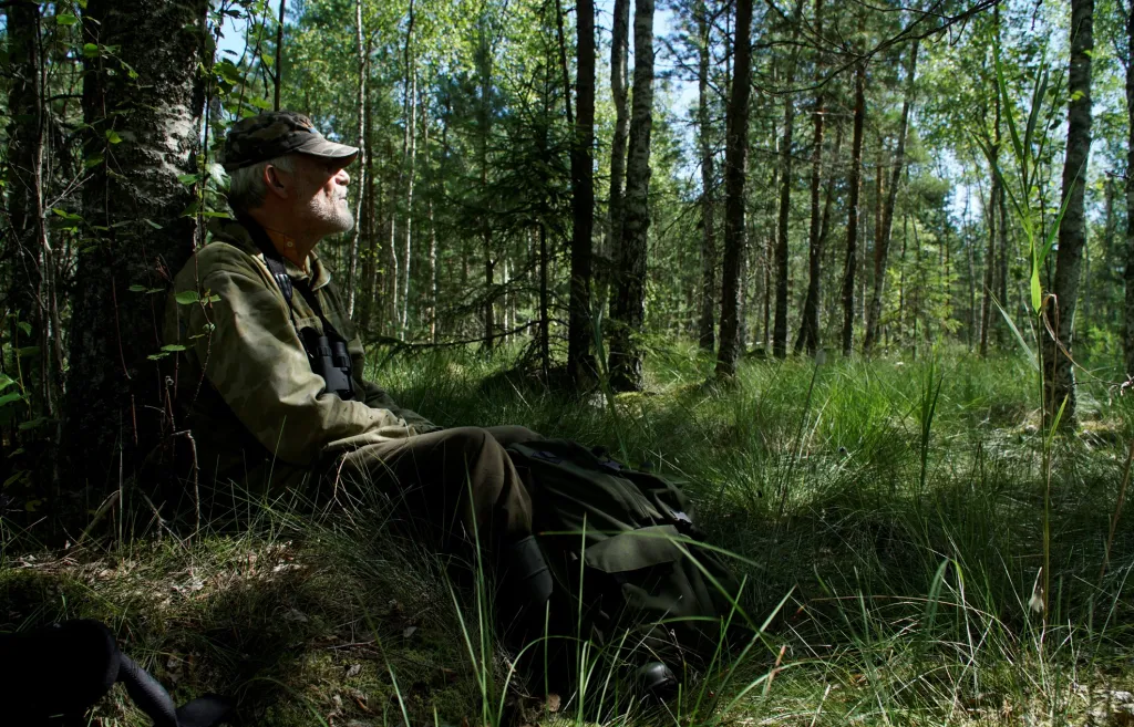 Běloruský ornitolog Ivanovski se stará o opeřence již několik desítek let