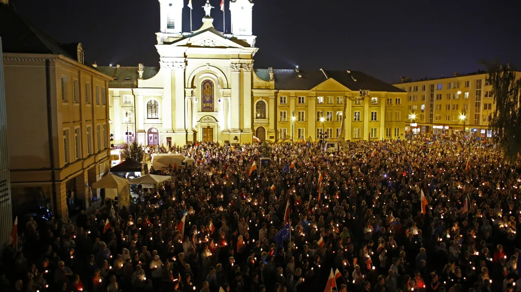 Protest před nejvyšším soudem ve Varšavě