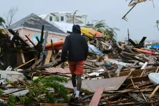 Počet obětí hurikánu Dorian na Bahamách roste. Na východě USA hrozí katastrofální záplavy