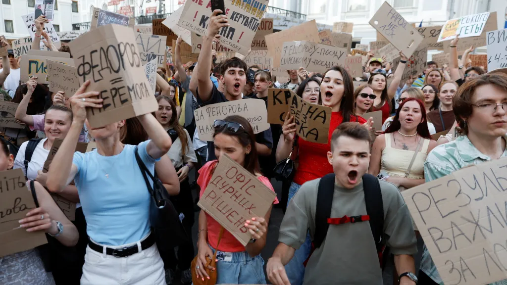 Protest proti odvolání ukrajinského ministra obrany Mychajla Fedorova v Kyjevě