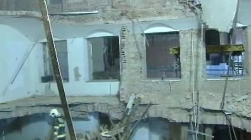 Hasiči našli dva mrtvé dělníky