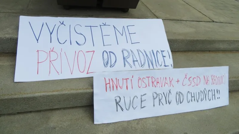 Protest proti stěhování lidí z Přednádraží do ubytoven