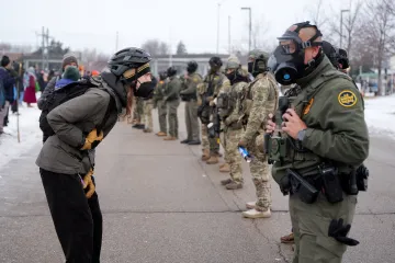 V Minneapolisu pokračují protesty po zastřelení ženy imigračním agentem