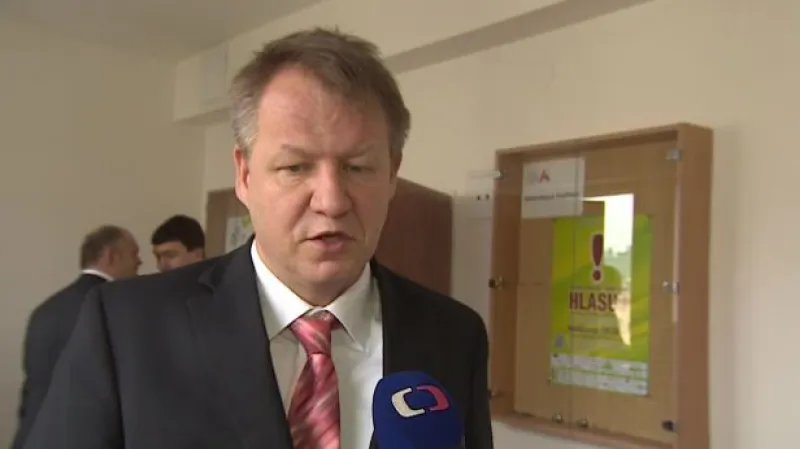 Ministr zdravotnictví Svatopluk Němeček (ČSSD) o jednání