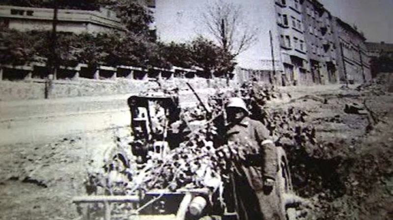 Příslušník Ruské osvobozenecké armády generála Andreje Vlasova v Praze