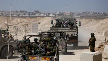 Izraelští vojáci na hranici s Pásmem Gazy