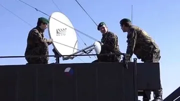 Vojáci u satelitu