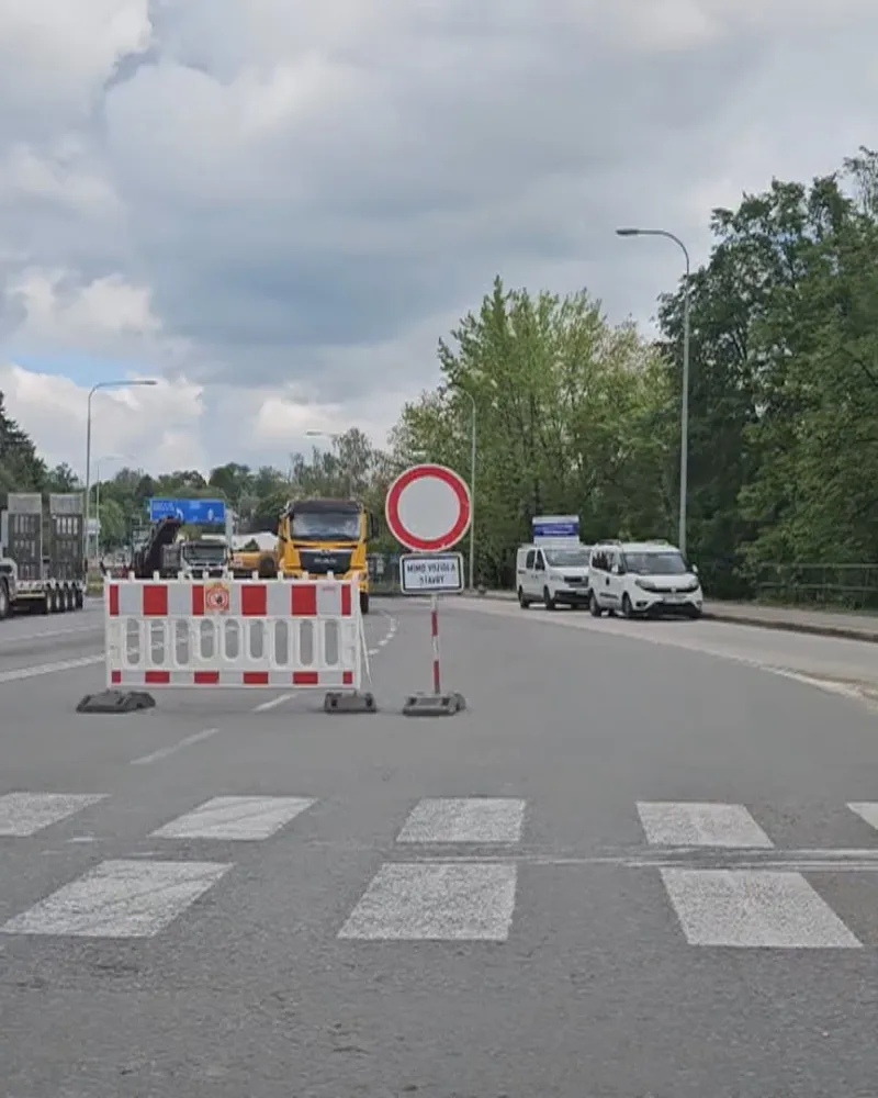 Uzavírka mostu v Havlíčkově Brodě komplikuje dopravu. Přestavba souvisí s Dukovany