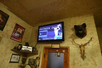 Ústavní soud vyhověl hostinskému, který nechtěl platit za televizi