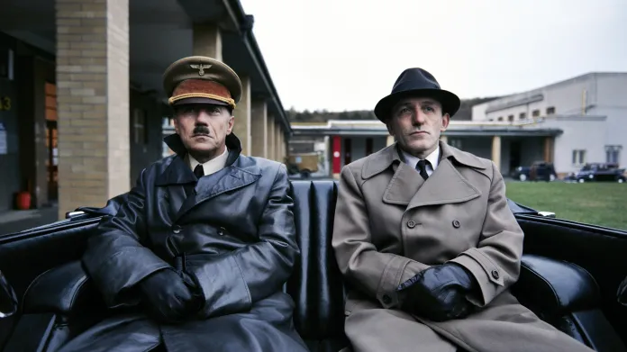 Pavel Kříž (Adolf Hitler) a Karl Markovics (Joseph Goebbels)
