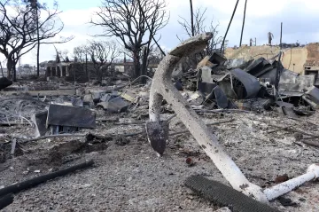 Na havajském ostrově Maui se pohřešují stovky lidí. Úřady čelí kritice, že varování nepřišlo včas