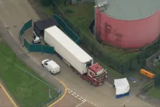 V kamionu v Essexu našla britská policie 39 mrtvých. Řidiče zadržela