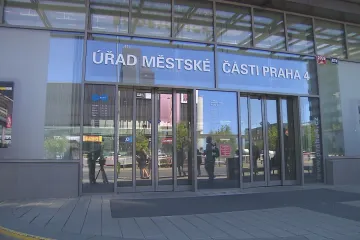 Praha 4 zrcadlem celostátní politiky? TOP 09 a STAN si tam jdou po krku, do eurovoleb společně
