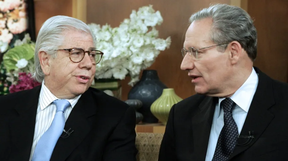 Novináři Carl Bernstein (vlevo) a Bob Woodward v roce 2005