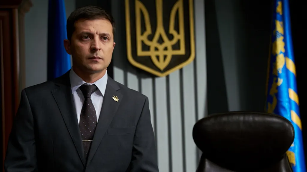 Volodymyr Zelenskyj jako fiktivní prezident v seriálu Sluha lidu