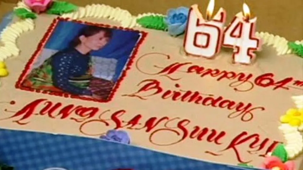 Narozeninový dort pro Su Ťij