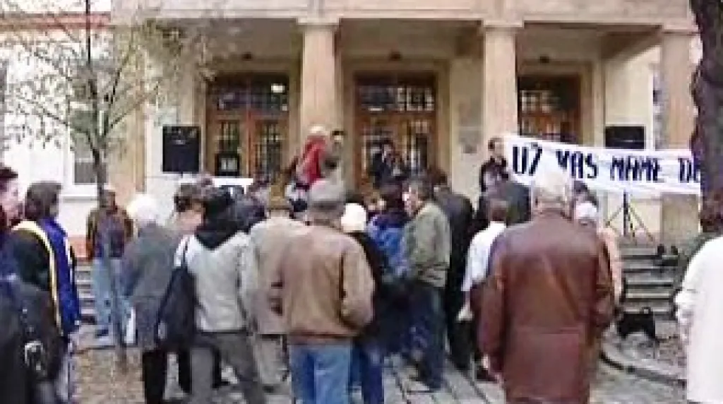 Demonstrace za odstoupení chomutovských radních