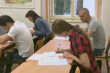 Žadatelé o trvalý pobyt si zaplatí už první pokus zkoušky z češtiny. Ta podraží