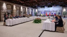 Setkání ukrajinské a ruské delegace v Istanbulu