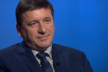 Žaloba na Zemana, trestní oznámení na Babiše. Senátor Goláň se obává o nezávislost justice