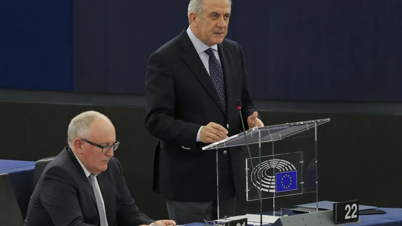 Avramopoulos a Timmermans představili plán na posílení Frontexu