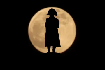 Týden obrazem: Most do nebe, hračky z fast foodu a stavaři z Legolandu