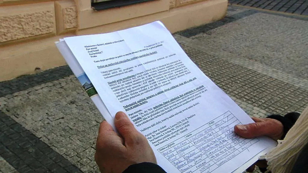 Petice proti rušení zvláštních a praktických škol