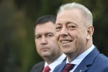 V ČSSD se střetnou dvě křídla. Do čela strany chce Chovanec, Zimola nebo Hamáček