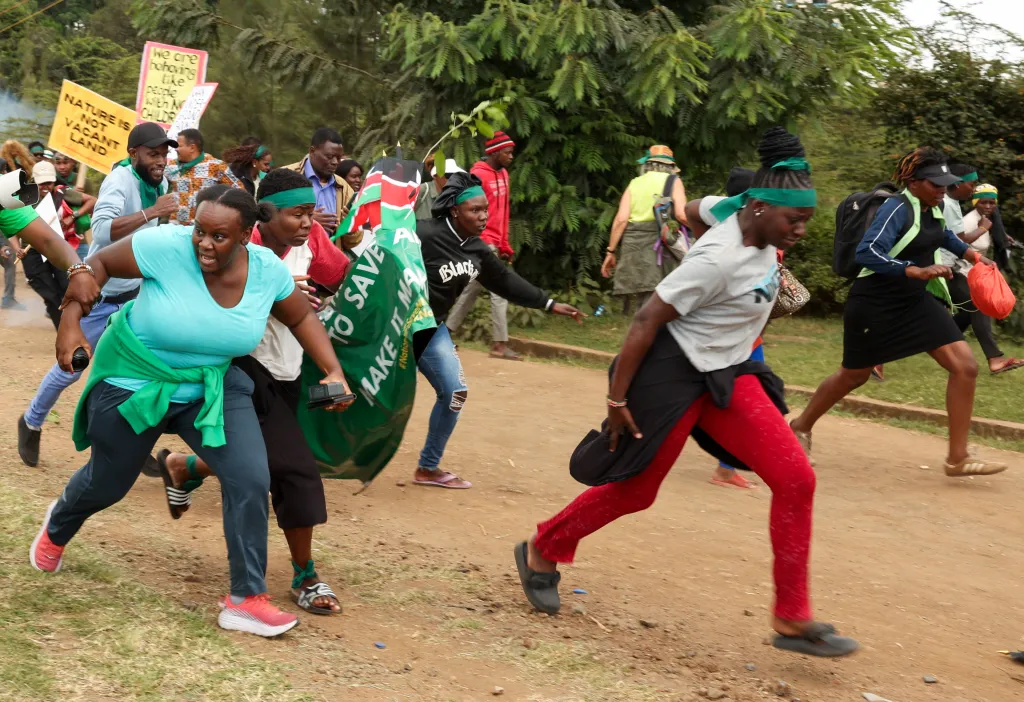 Protestní pochod proti záboru půdy Národního parku Nairobi a plánům na přemístění zvířecího útulku v Nairobi