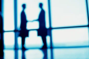 Víc pravomocí pro tajné služby. Poslanci otevřeli cestu k systému hledání osob podle tváří