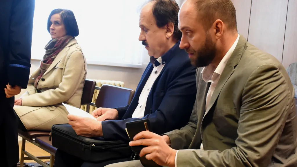 Zdeněk Pastor (uprostřed) a Tomáš Pastor (vpravo) a Silvie Karkošková