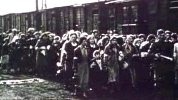 Vlaky přepravující nacistické vězně