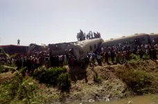 Tragickou nehodu dvou vlaků v Egyptě podle vyšetřování zavinily nedbalost a drogy