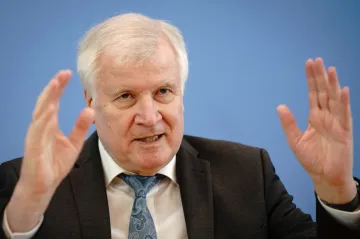 Politicky motivovaná kriminalita v Německu loni výrazně vzrostla, oznámil ministr vnitra