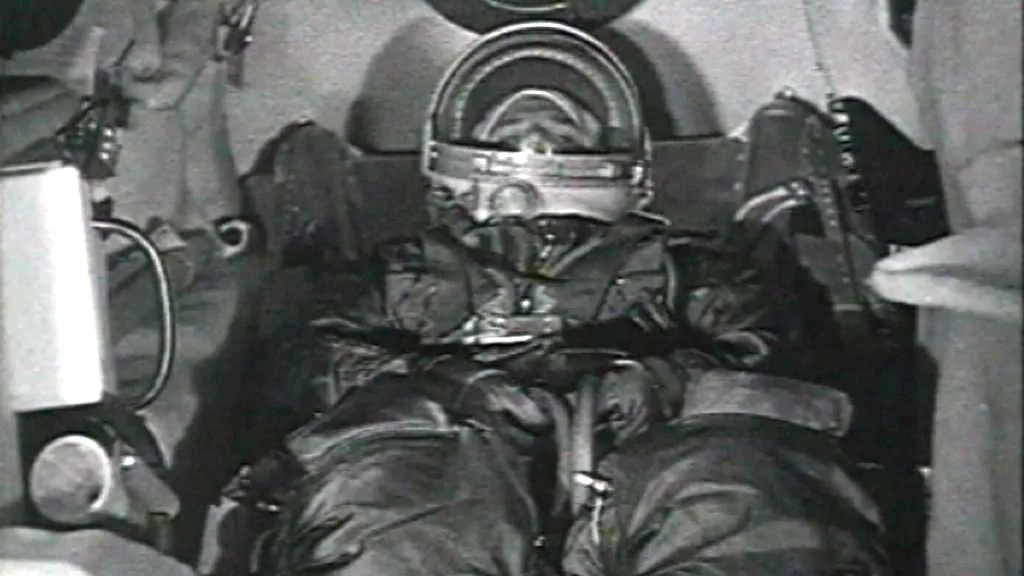Jurij Gagarin ve skafandru v den svého historického letu do vesmíru