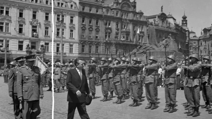 Po zvolení prezidentem 14. června 1948 odjel Klement Gottwald na Staroměstské náměstí položit věnec na hrob Neznámého vojína. Přehlídku čestné roty vykonal v doprovodu ministra obrany Lubomíra Svobody.