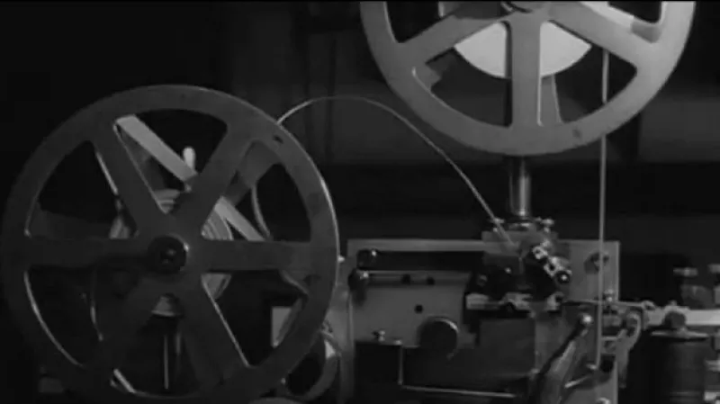 V retro kině se ještě může přetrhnout film.